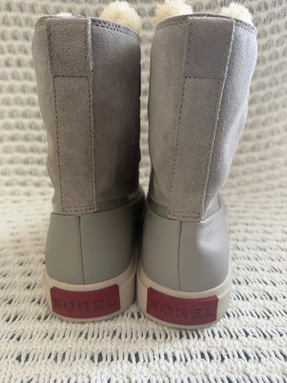 Sorel Joan Of Arctic Next Lite Outdoor Winter Boots Gray Ivory Shearling 8 EUC